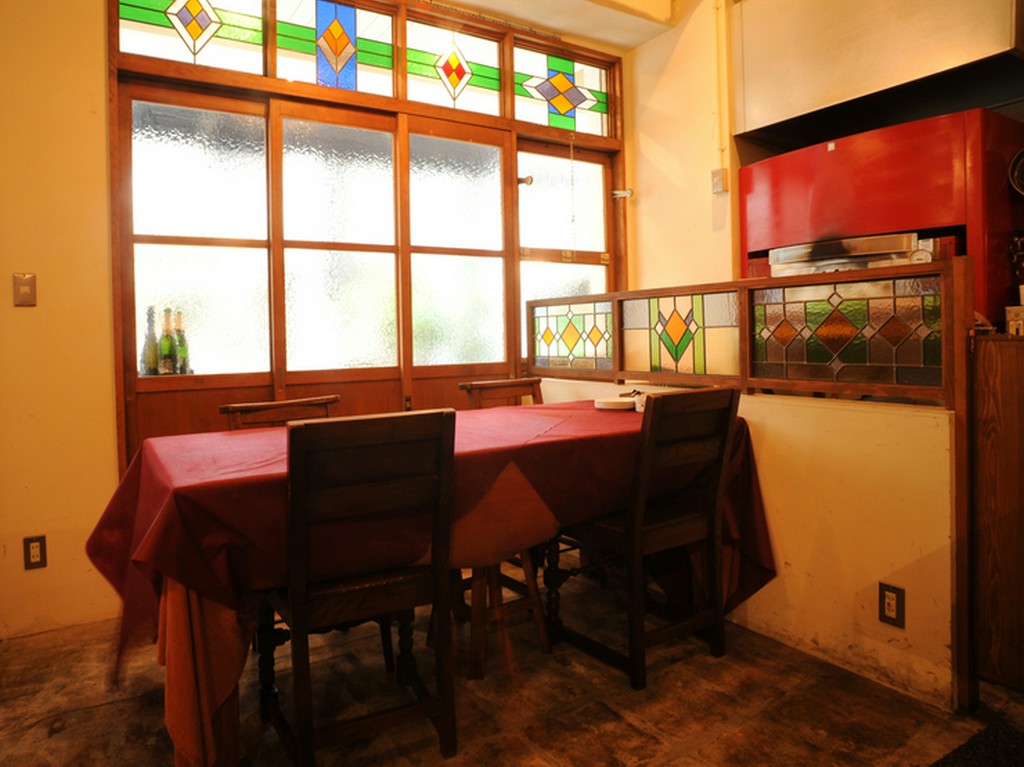 くつろいだ雰囲気の店内。ランチメニューも人気です