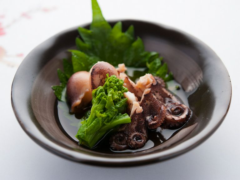 子持ち飯蛸をあっさり炊き上げた『季節のおすすめ 飯蛸』