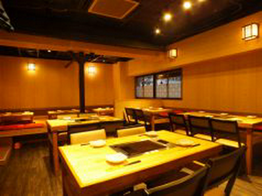 貸切は最大50名！　広々な店内でごゆっくり