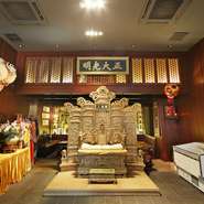 バイキングはグランドホールのみのご利用になりますが、5000円以上のコース料理をご注文のお客様には、個室を利用することができます。高級個室や特別個室もありますので、シーンに合わせてご相談ください。