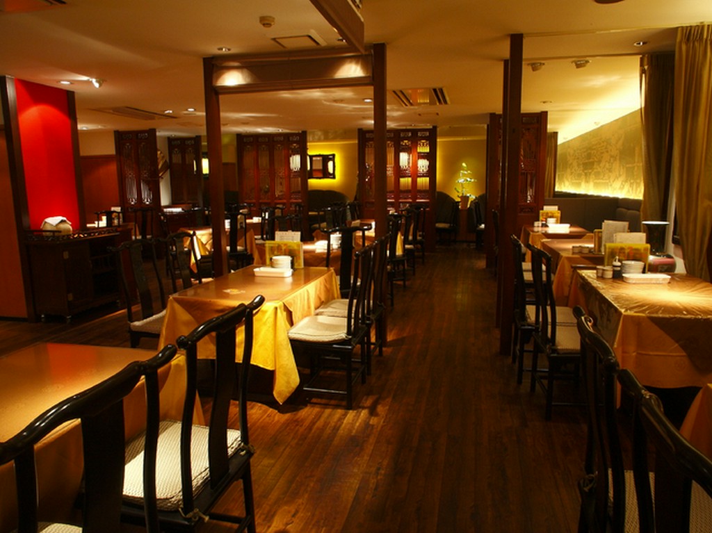 効果的な間接照明で、しっとりとした大人の雰囲気