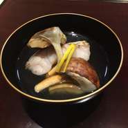 基本のお出汁に甘鯛の旨味が染み出し、一口含めば口福感に満たされます。