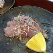 寝かせて熟成させた旨味をお楽しみください。(魚の種類は、仕入れにより異なります)