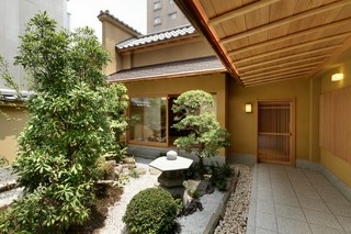 【うなぎ　満寿家】の公式ホームページはこちらです。