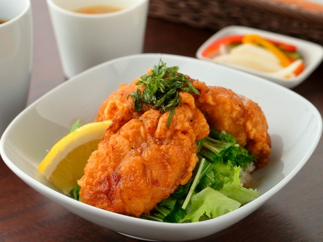 国産鶏の塩だれ『からあげ丼』