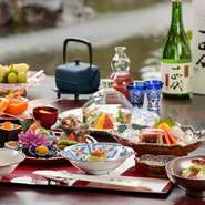 山形の素材をふんだんに盛り込んだ京風懐石は、繊細な味はもちろん、華やかな盛付けも魅力です。