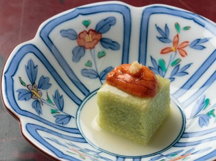 茶豆の風味と味わい豊かな逸品『秘伝豆豆腐』