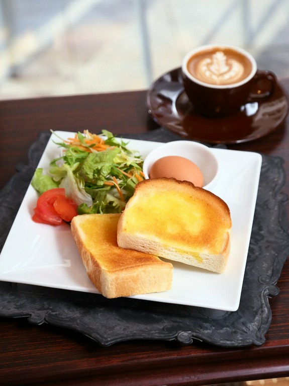 出勤前の朝食におすすめ、お得なモーニング『Aset』