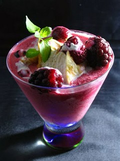 可愛いカクテルやデザートも