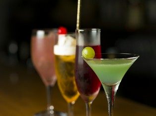 5種類の専用アイスを使いわけ。板氷から仕込んだ自慢の氷