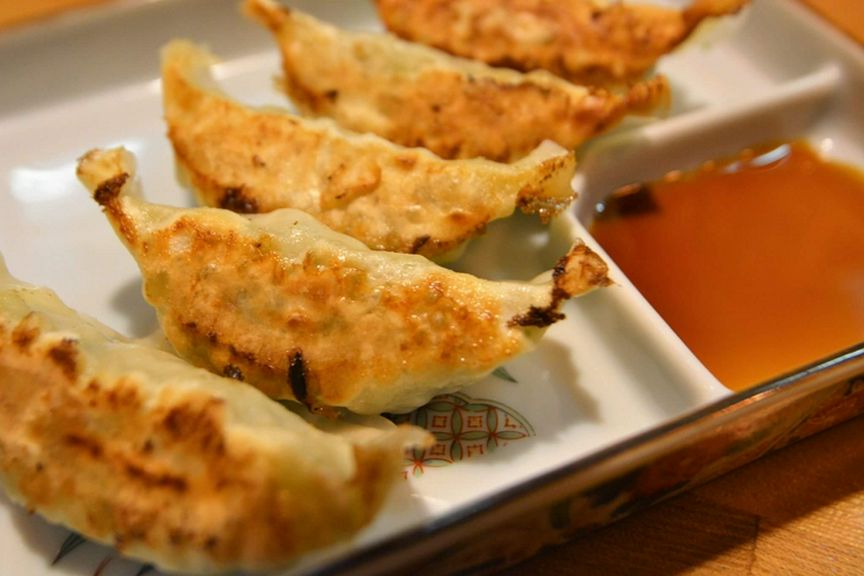 名物【 山形ふうふぅ餃子 】