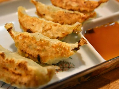 名物【 山形ふうふぅ餃子 】