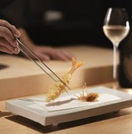 ■乾杯酒付

■季節の前菜

■造里
鱸の洗い 梅肉醤油
鰹のたたき 特製おろしポン酢

■椀物
鮎・冬瓜

■揚物
車海老・夏野菜の天婦羅

■銀鱈西京焼き

■寿司
天然本鮪 とろ
小肌
煮穴子

■本日のお椀

■甘味