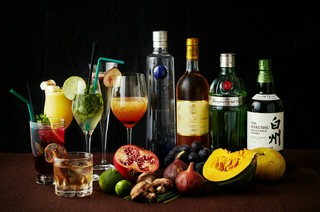 【BAR】数々の賞を受賞したバーテンダーが特製カクテルをご用意