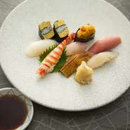 新鮮な魚介の江戸前握り寿司や揚げたての天麩羅をおすすめ！