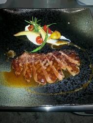 低温できれいなロゼに仕上げられた『大和牛ヘレ肉のグリエ』