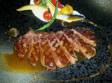 低温できれいなロゼに仕上げられた『大和牛ヘレ肉のグリエ』