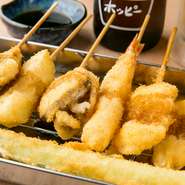 魚介類は、素材の美味しさを堪能する食べ方がたくさん。お刺身から干物、揚げ物まで取り揃えています。