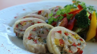 創意工夫を重ねてきた大切な一品『鶏モモ肉のガランティーヌ』