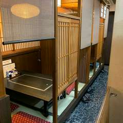 2～4名様用小さな個室あります