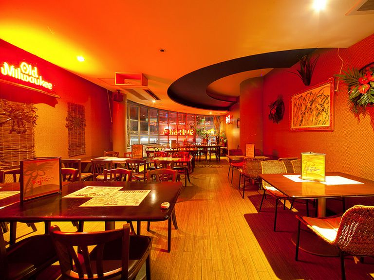 結婚式2次会に人気の最大50名収容可能な「パーティールーム」