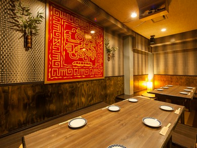 少人数から大人数まで、各国の料理で盛り上がる