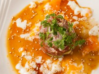 マグロでつくるお馴染みのユッケ。