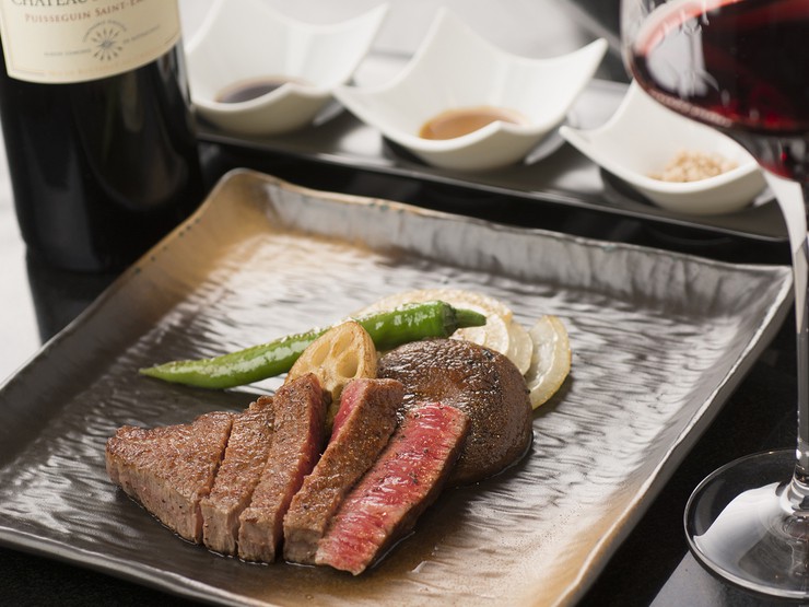 steak lounge 煉 今泉/鉄板焼き お店の特徴 | ヒトサラ steak lounge 煉 今泉/鉄板焼き お店の特徴 | ヒトサラ