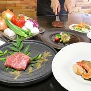 厳選した国産牛に加え、シーフードもお楽しみください

スープ/サラダ/本日の鉄板での一品料理/海の幸の鉄板焼き/九州産黒毛和牛ステーキ 80g/ガーリックライス or ソフトフランスパン/デザート