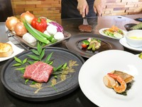 厳選した国産牛に加え、シーフードもお楽しみください

スープ/サラダ/本日の鉄板での一品料理/海の幸の鉄板焼き/九州産黒毛和牛ステーキ 80g/ガーリックライス or ソフトフランスパン/デザート