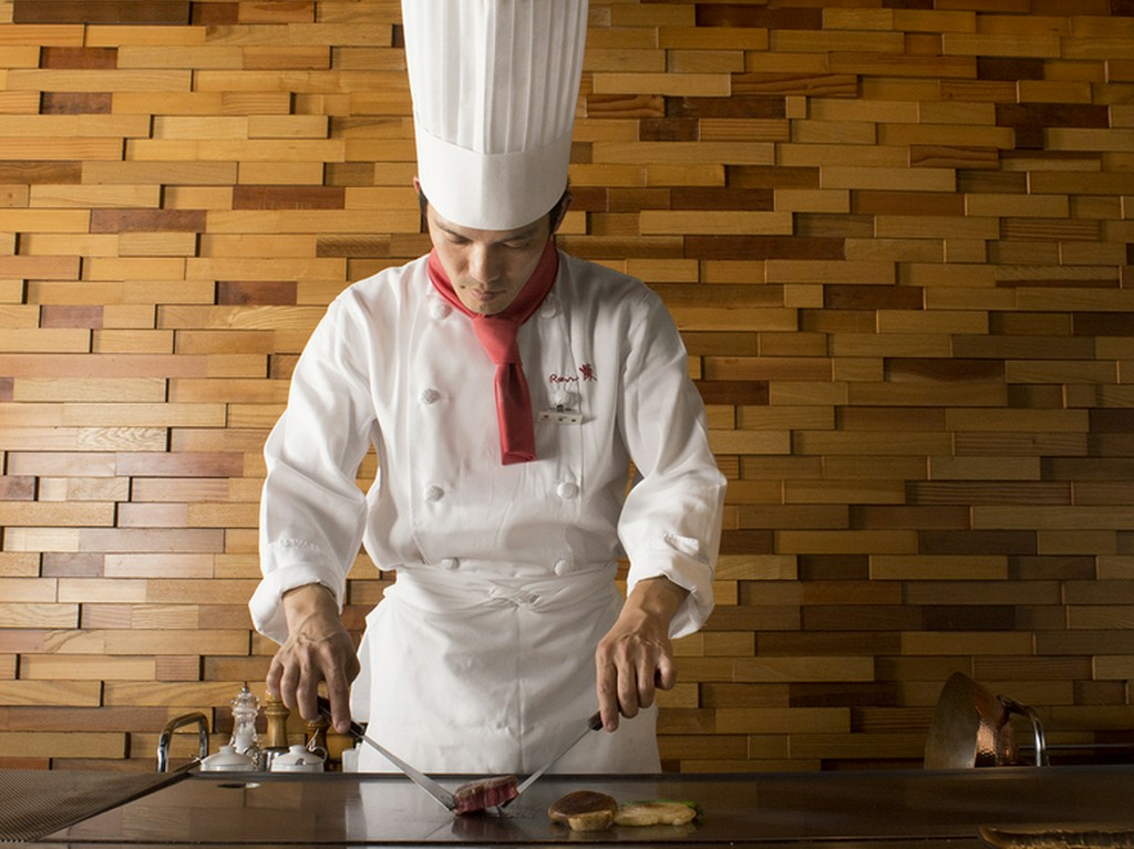 食事を楽しんでほしい、という熱い想いで料理と向き合っています