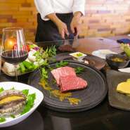 厳選した国産牛に加え、フォアグラもしくは天然の鮑が選べるコースです