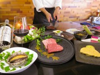 厳選した国産牛に加え、フォアグラもしくは天然の鮑が選べるコースです