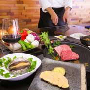 厳選した国産牛に加え、フォアグラや天然の鮑がお楽しみいただけるコースです