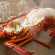 ￥1000×人数
目の前の鉄板で、シェフがお客様お好みの焼き加減で焼き上げます。