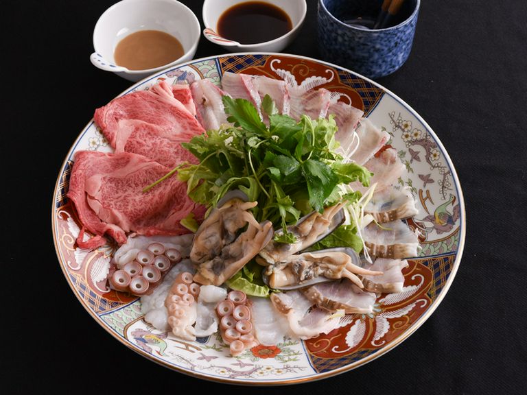 すっぽんや冬のフグ、そして新鮮な季節の魚を存分に