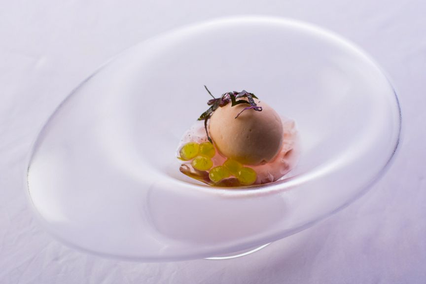 爽やか『白桃のソルベ ラベンダーソースと赤紫蘇』