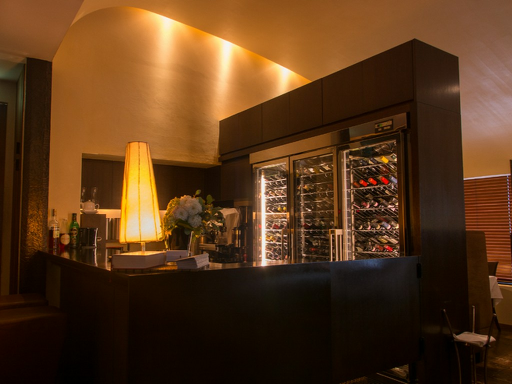 ワインはイタリアワインを中心に、常時200種類以上