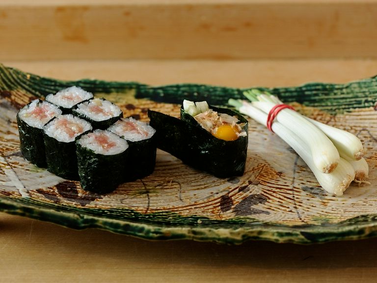 創意工夫が垣間見える、エシャロットの握り色々