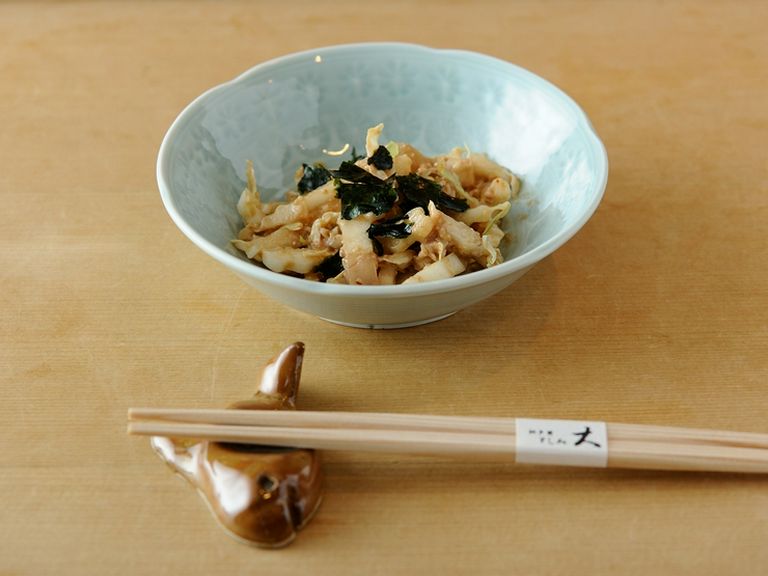 淡白な白身魚にキモの苦みがアクセント『かわはぎ きもサラダ』