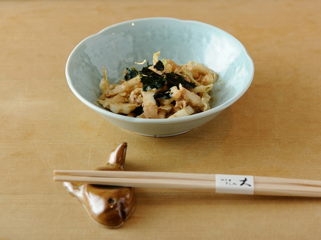 淡白な白身魚にキモの苦みがアクセント『かわはぎ　きもサラダ』