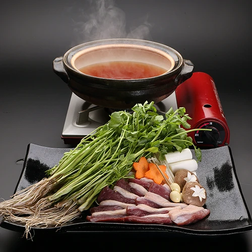 野菜たっぷり出汁を効かせた　鶏せり鍋　(１１月～３月中旬)