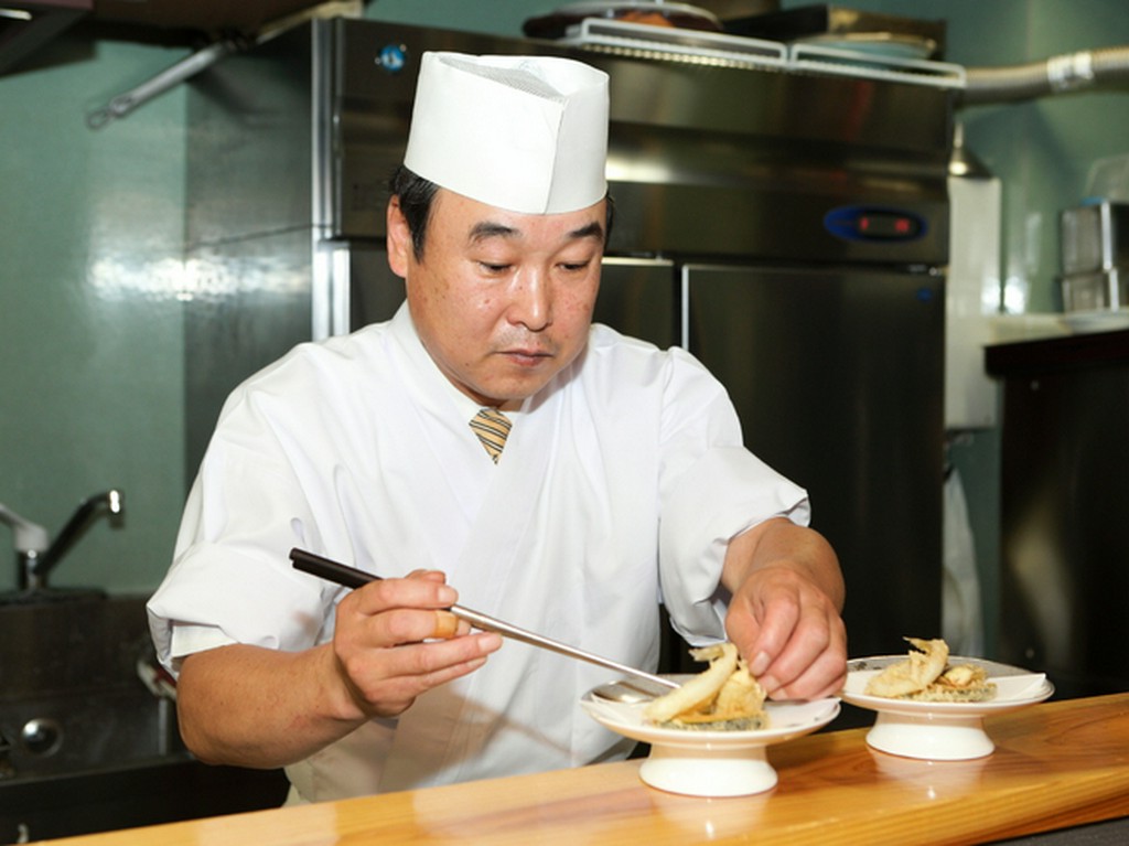 仙台の名店「銀たなべ」で腕を振るった名シェフが厨房を担当
