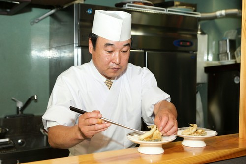 仙台の名店「銀たなべ」で腕を振るった名シェフが厨房を担当