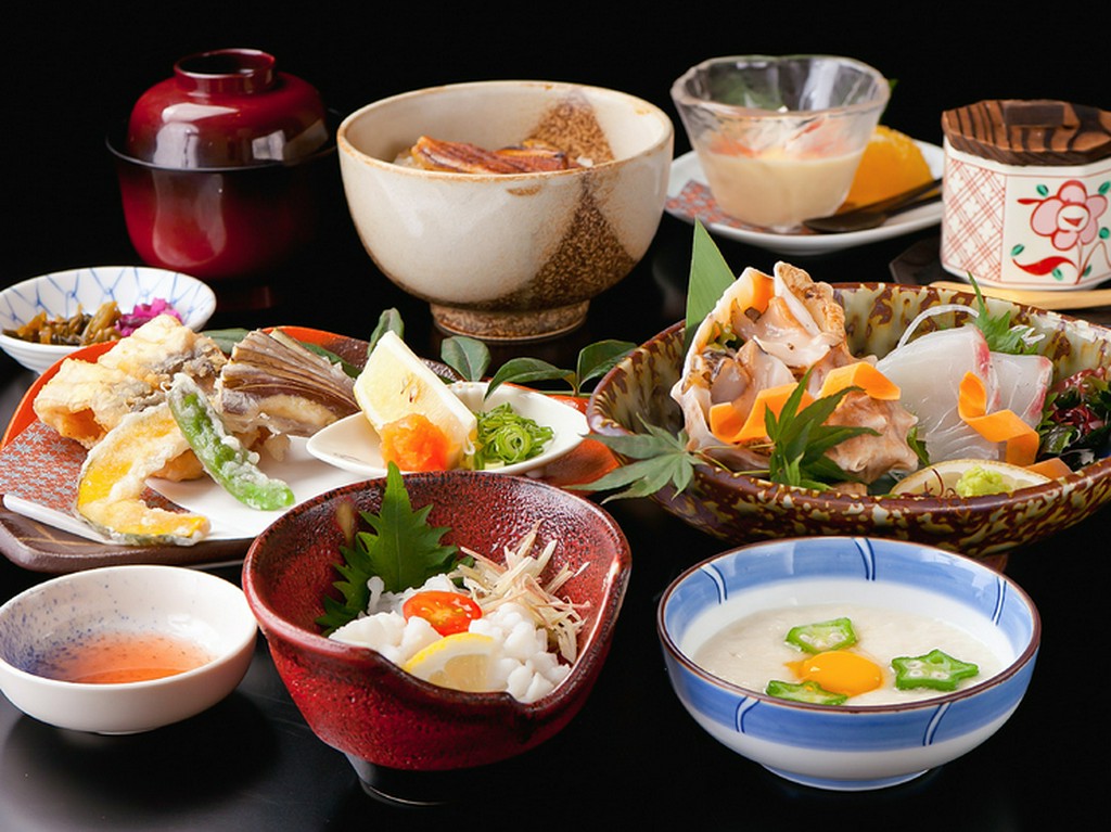 旬の味覚を味わいつくす『会席コース』