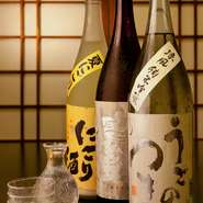 店で取りそろえる地元広島の地酒は常に飲み頃。絞りたてなどその時々で一番美味しい一本を届けます。