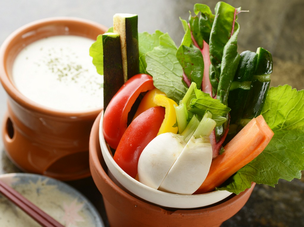 味の濃い野菜を使った『鎌倉野菜のバーニャカウダー』