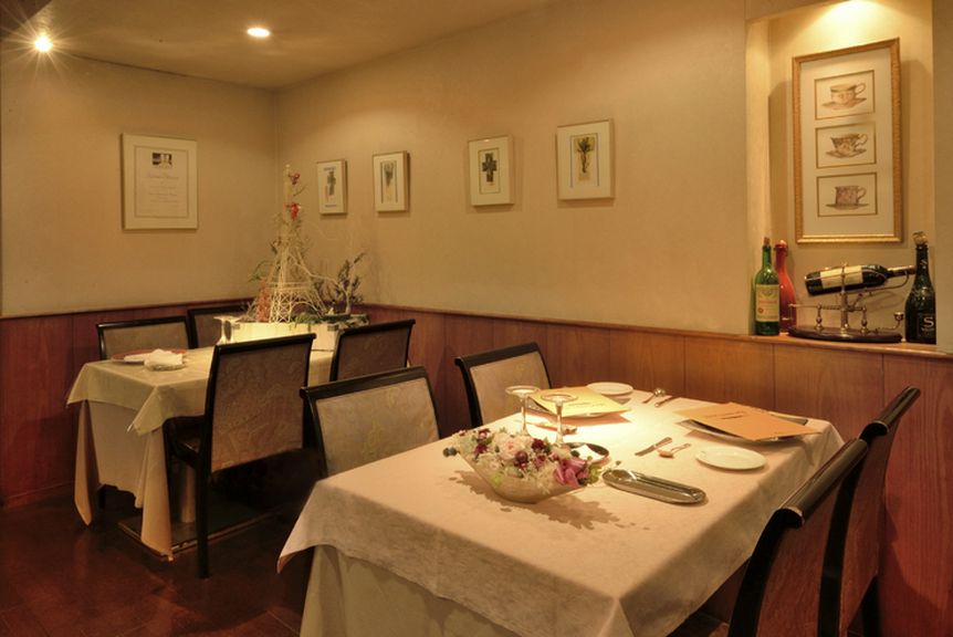 清潔感があり落ち着いた雰囲気の店内は、くつろぎの空間