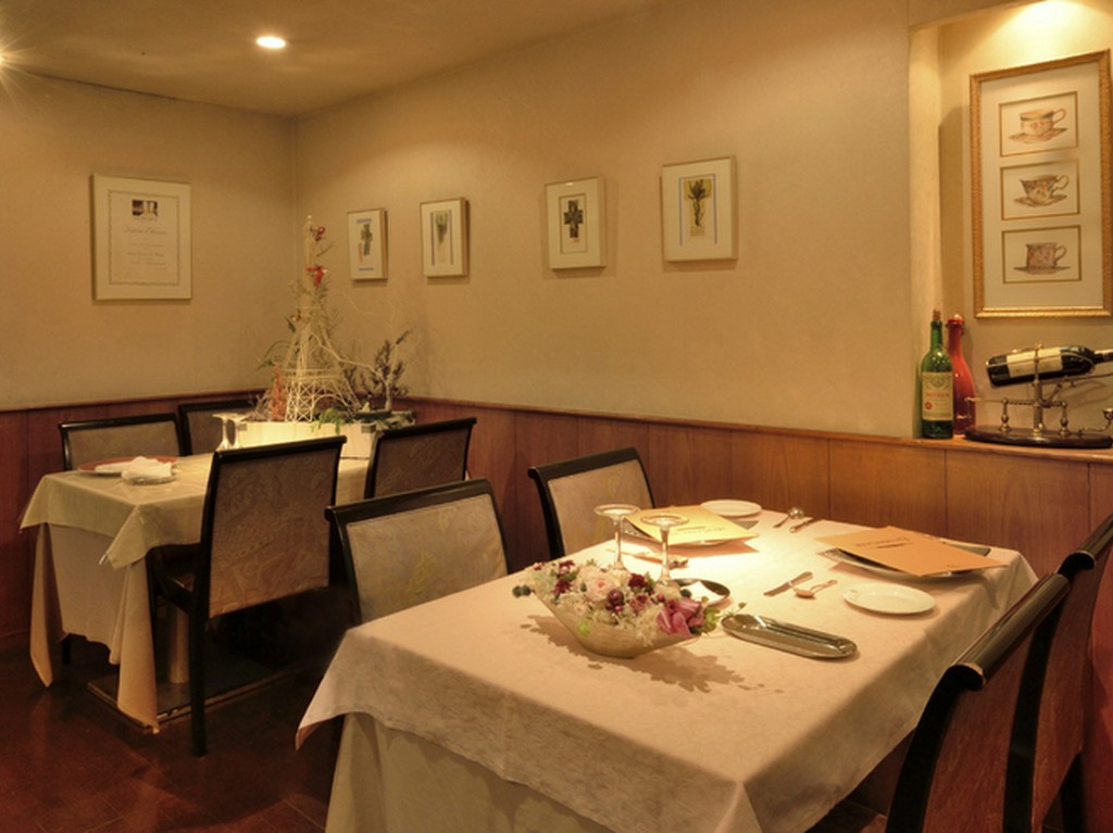 清潔感があり落ち着いた雰囲気の店内は、くつろぎの空間