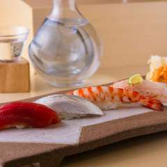 「舌」と「目」を満足させる、色鮮やかなにぎり